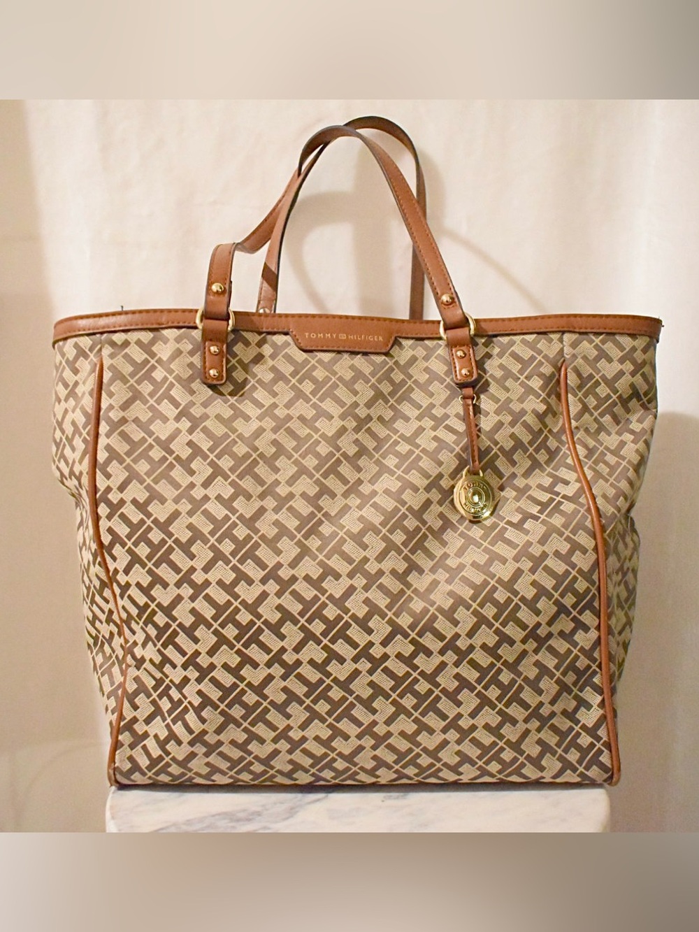 Tommy Hilfiger Large Handbag Brown/Cream - Used and in Amazing Condition!